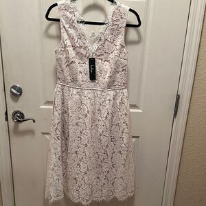 Lulu's Cream Lace Overlay Midi Dress Nude Lining for a Classic look Size M NWT
